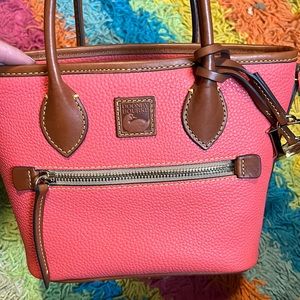 ⭐️Dooney & Bourke Pebble Grain Tote
